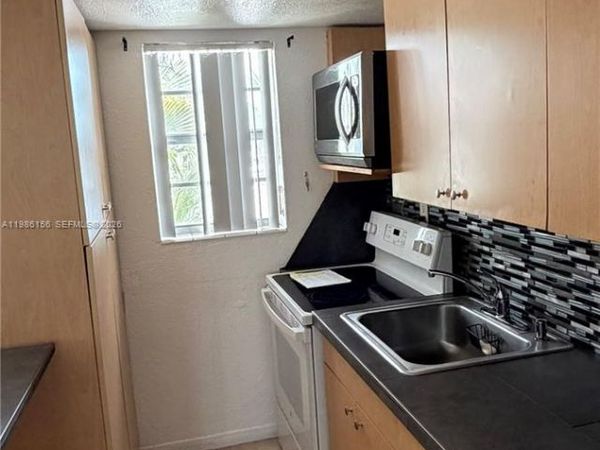 3901 SW 112th Ave, Unit 34, Miami, FL 33165