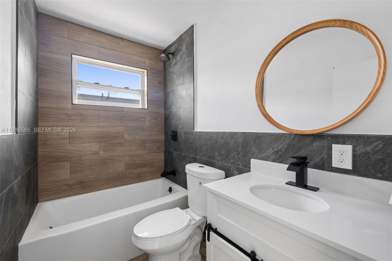 1445 NW 34th St , Unit 1445, Miami, FL 33142 Photo