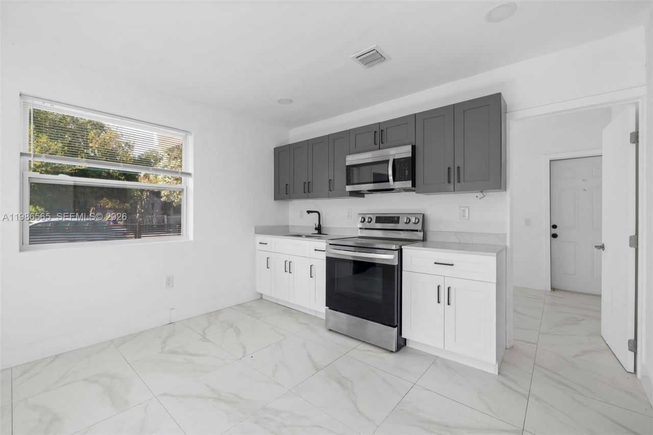 1445 NW 34th St , Unit 1445, Miami, FL 33142 Photo