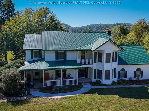 3 Charlo Acres Drive, Hurricane, WV 25526