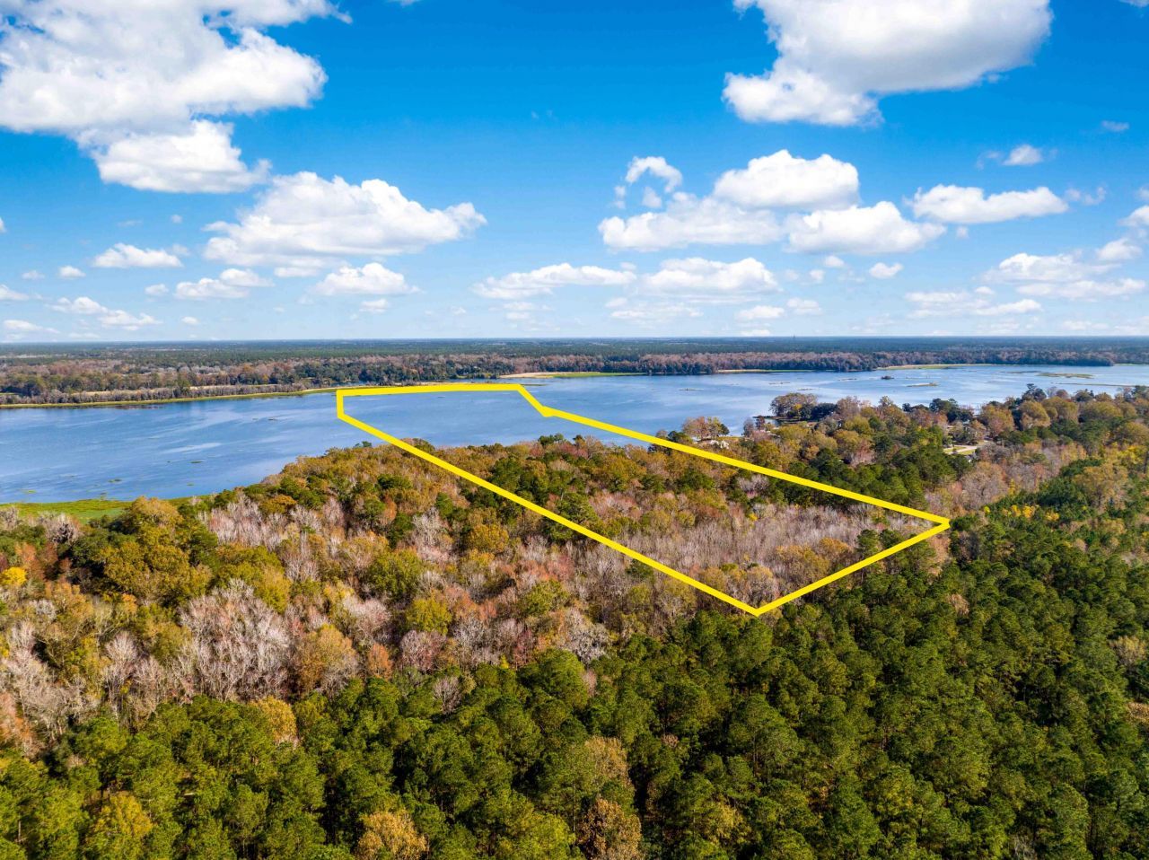 554 Point Comfort Road Photo 4