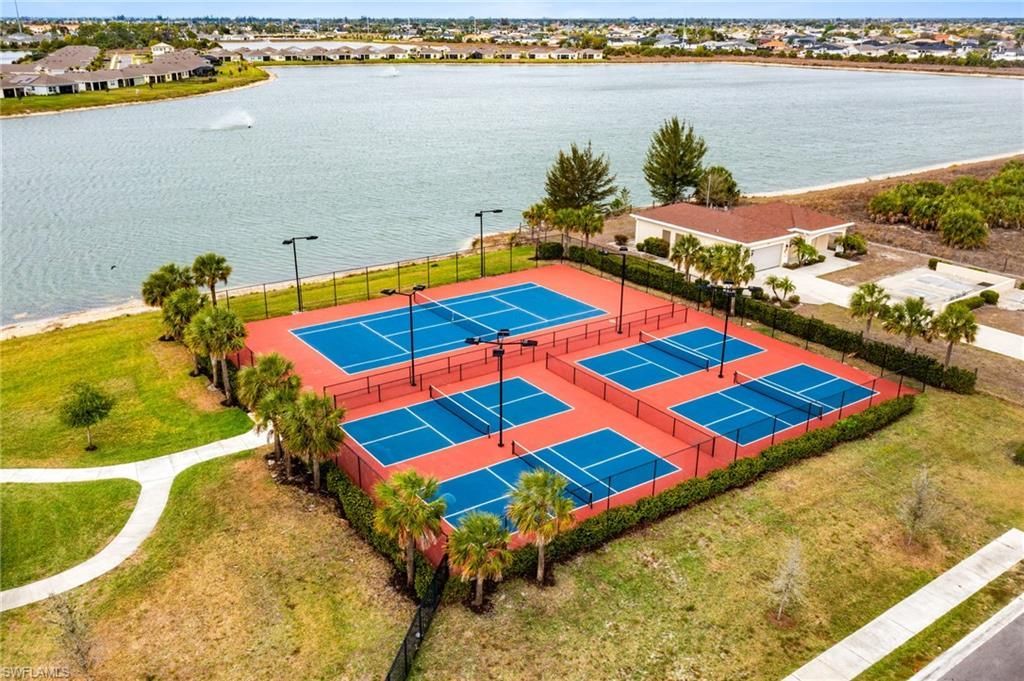 202 Spring Hill Lake Loop, Cape Coral, FL 33993 Photo