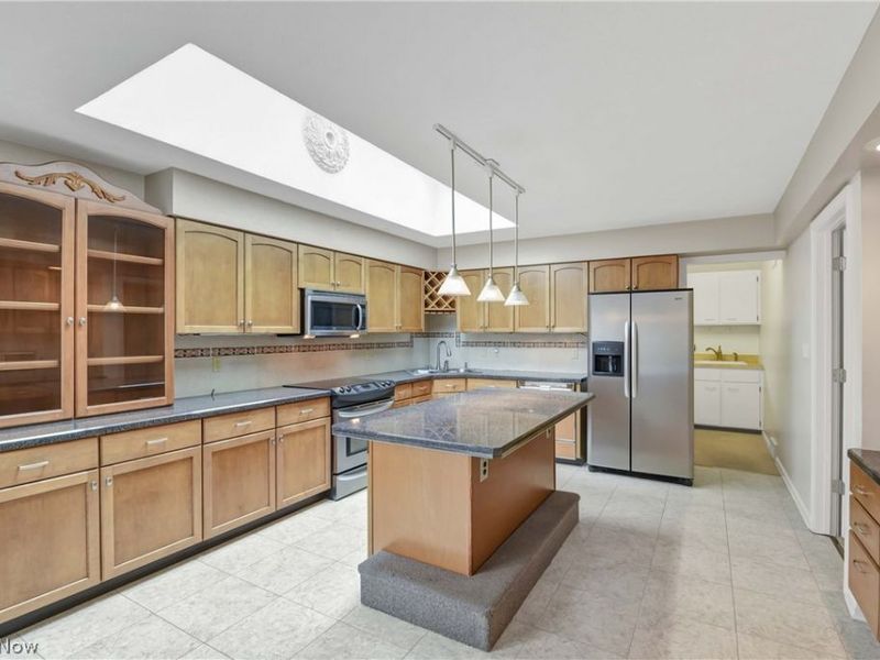 30513 Ednil Drive , Bay Village, OH 44140 Photo 4