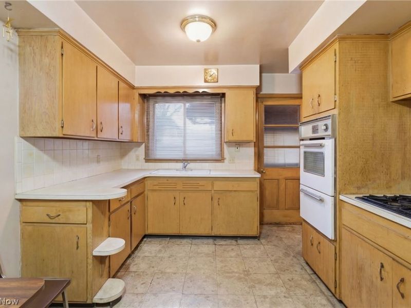 2497 E124 Street , Cleveland, OH 44120 Photo 5