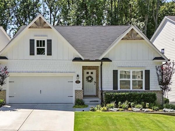 160 Crest Brooke Drive, Holly Springs, GA 30115