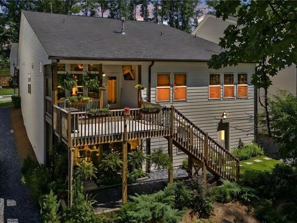 160 Crest Brooke Drive, Holly Springs, GA 30115