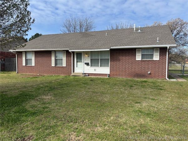 2310 S Hickory Street , Sapulpa, OK 74066