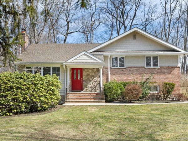 336 Dix Hills Road , Dix Hills, NY 11747