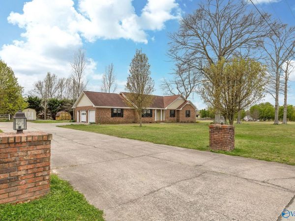 900 Section Line Road, Albertville, AL 35950