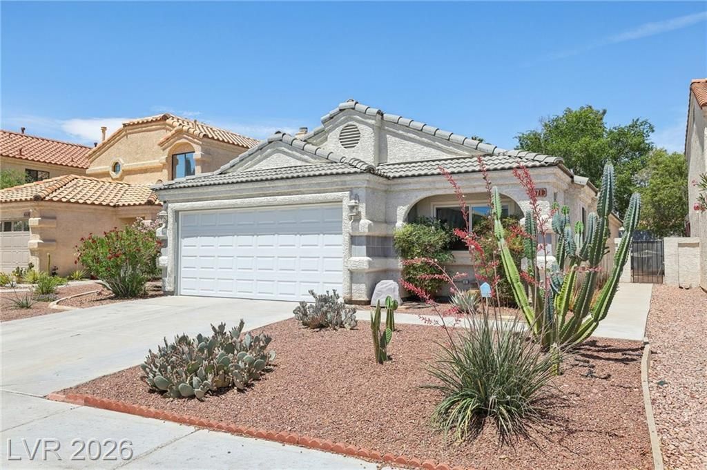 371 Legacy Drive, Henderson, NV 89014 Main Photo