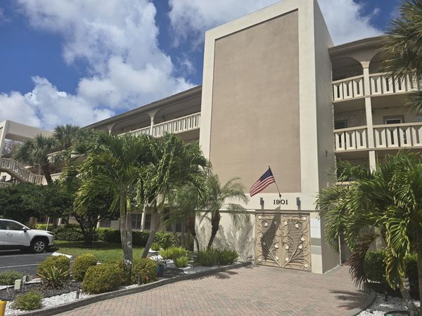 1901 Bermuda Circle, Unit M1, Coconut Creek, FL 33066