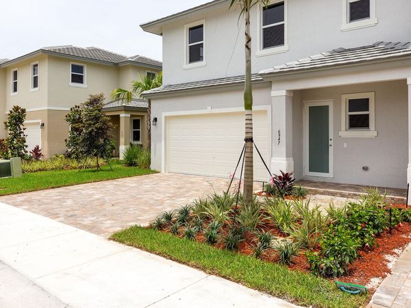 6931 Pines Circle, Unit 14, Coconut Creek, FL 33073