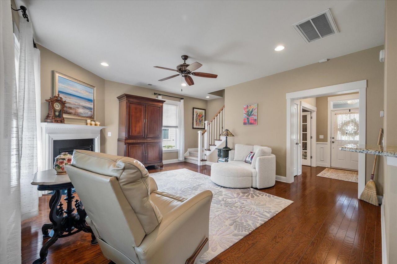 2591 Rutherford Way Photo 12