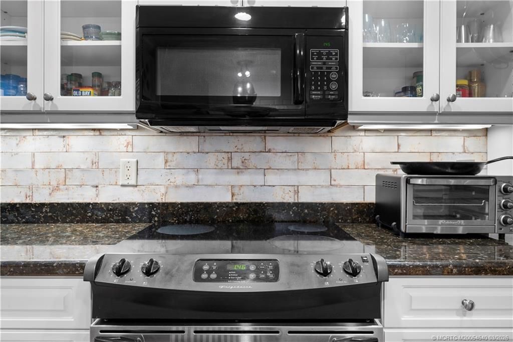 3293 NE Holly Creek Drive, Jensen Beach, FL 34957 Photo