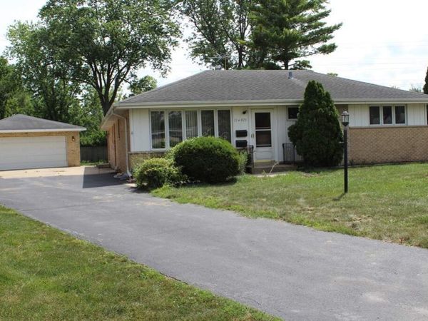 15W425 Victory Parkway , Elmhurst, IL 60126