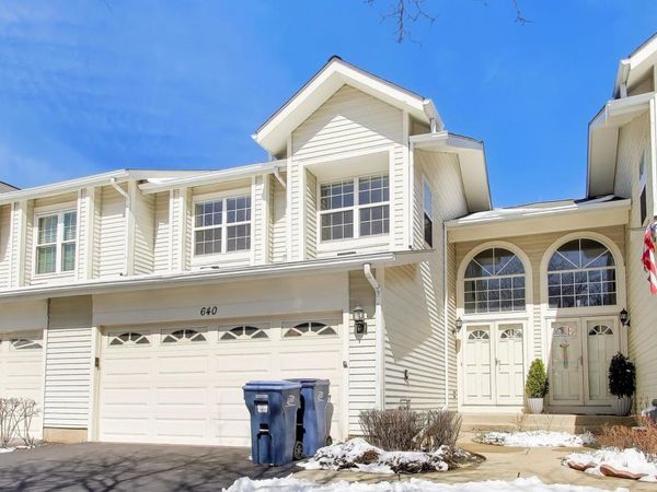 640 Sturnbridge Lane , Schaumburg, IL 60173