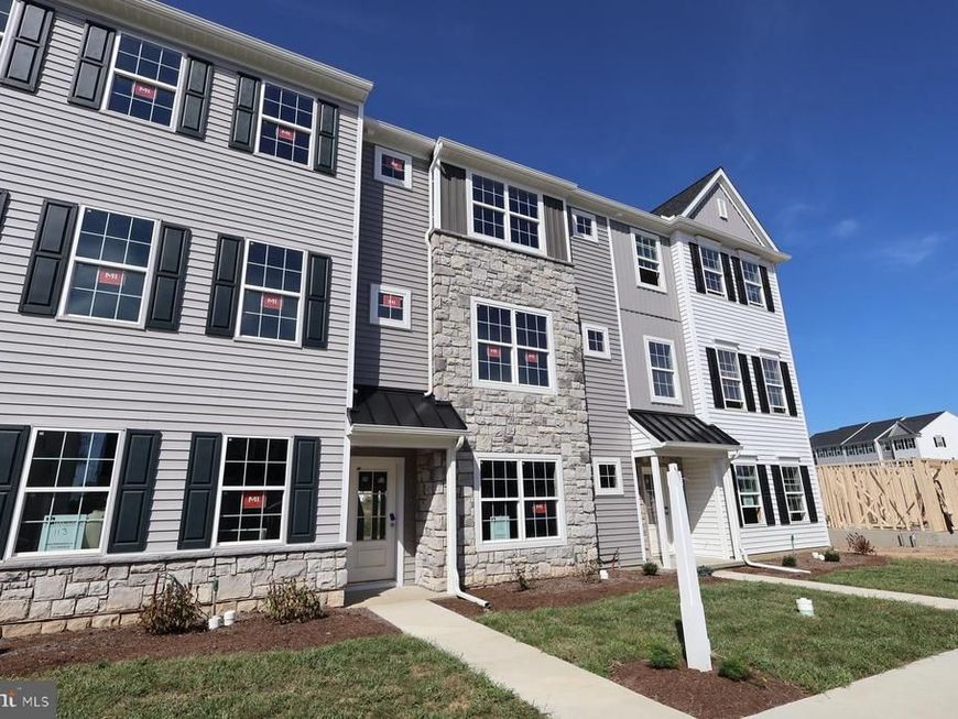 2447 Spring Water Circle, Lancaster, PA 17601 Main Photo