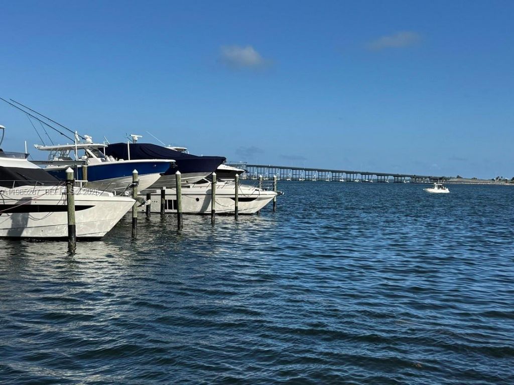 1901 Brickell Ave, Miami, FL 33129 Photo