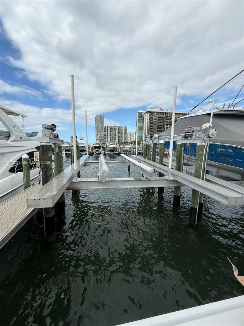 1901 Brickell Ave, Miami, FL 33129 Photo