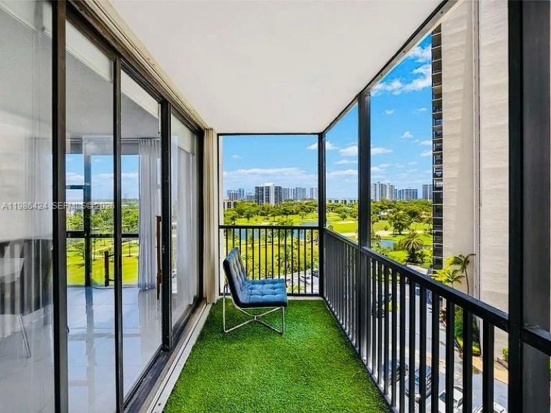 20301 W Country Club Dr , Unit 1023, Aventura, FL 33180 Photo