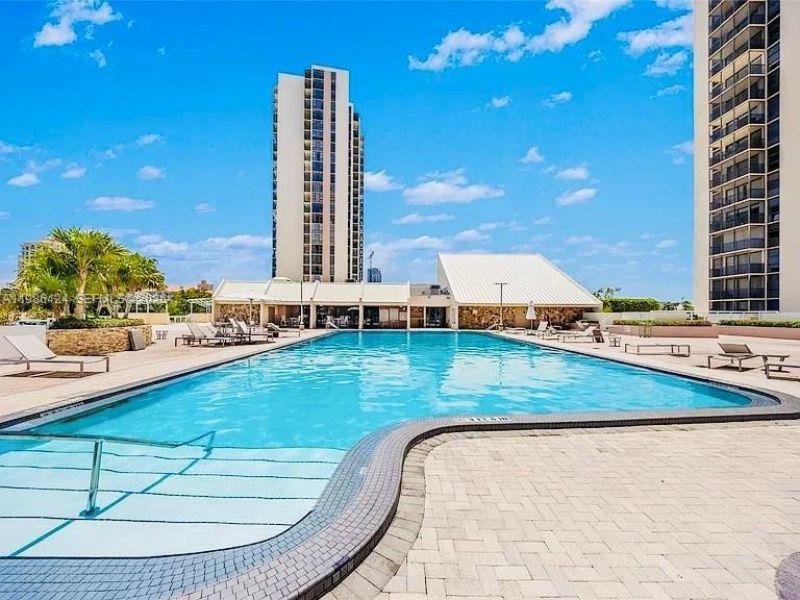 20301 W Country Club Dr , Unit 1023, Aventura, FL 33180 Photo