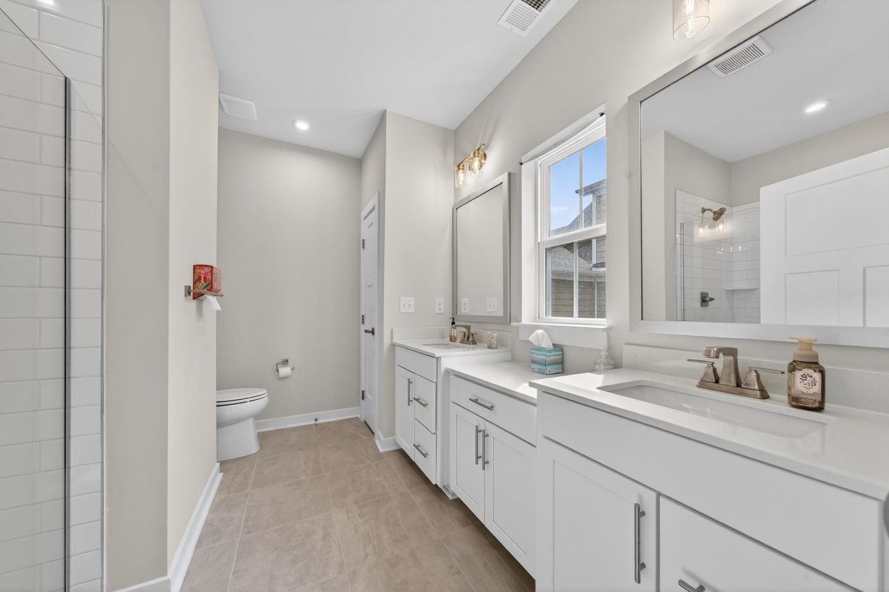 2261 Vera Way Photo 18