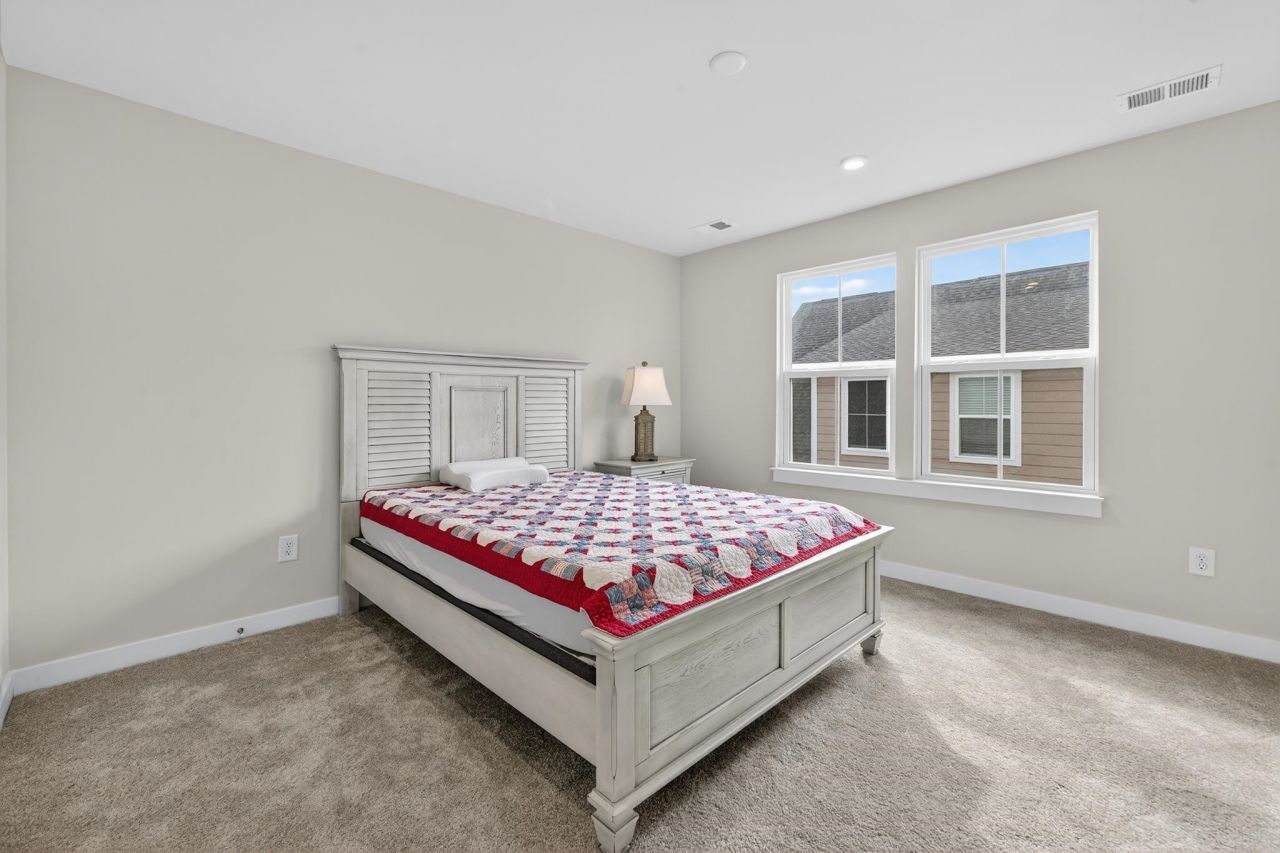 2261 Vera Way Photo 32