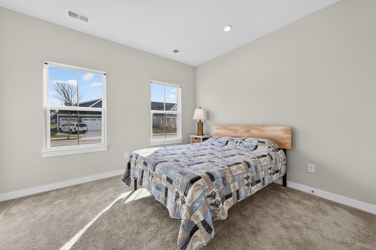 2261 Vera Way Photo 33