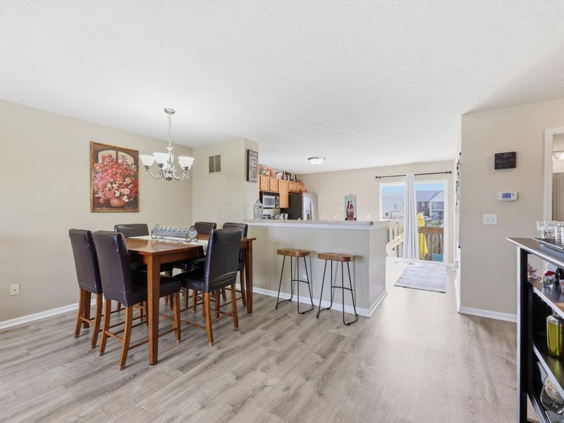 978 Hartford Village Boulevard, Columbus, OH 43228 Photo 11