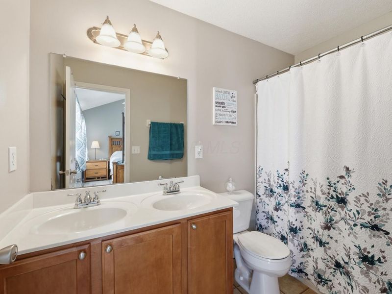 978 Hartford Village Boulevard, Columbus, OH 43228 Photo 20