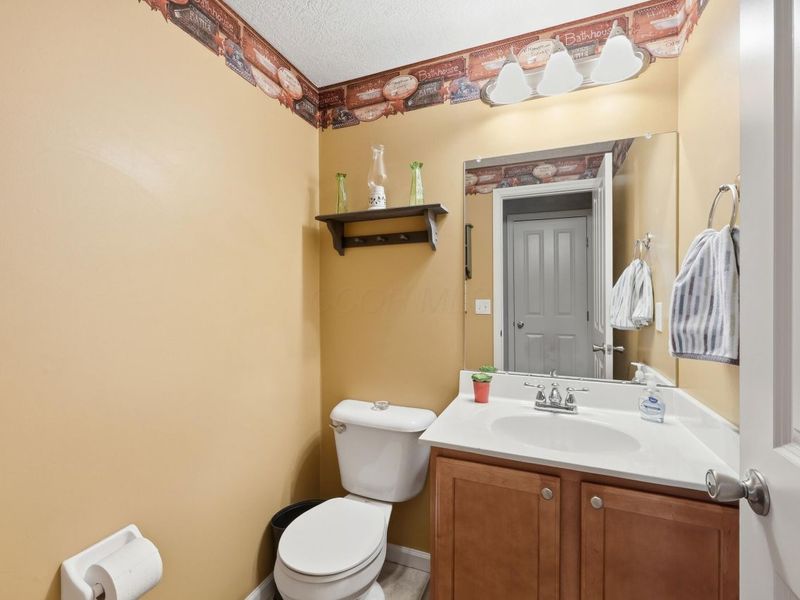 978 Hartford Village Boulevard, Columbus, OH 43228 Photo 22