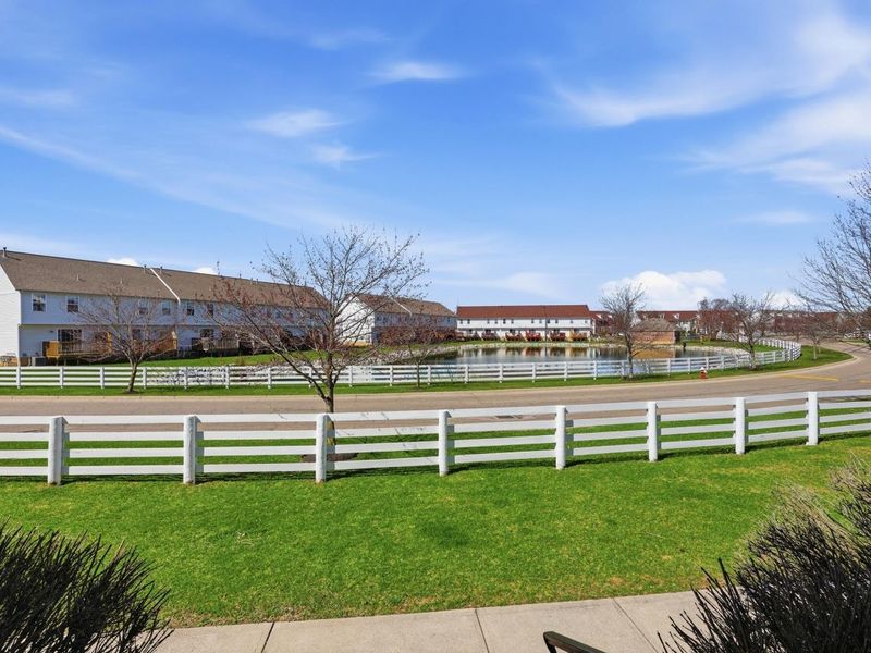 978 Hartford Village Boulevard, Columbus, OH 43228 Photo 3