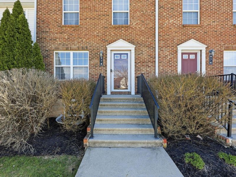 978 Hartford Village Boulevard, Columbus, OH 43228 Photo 6