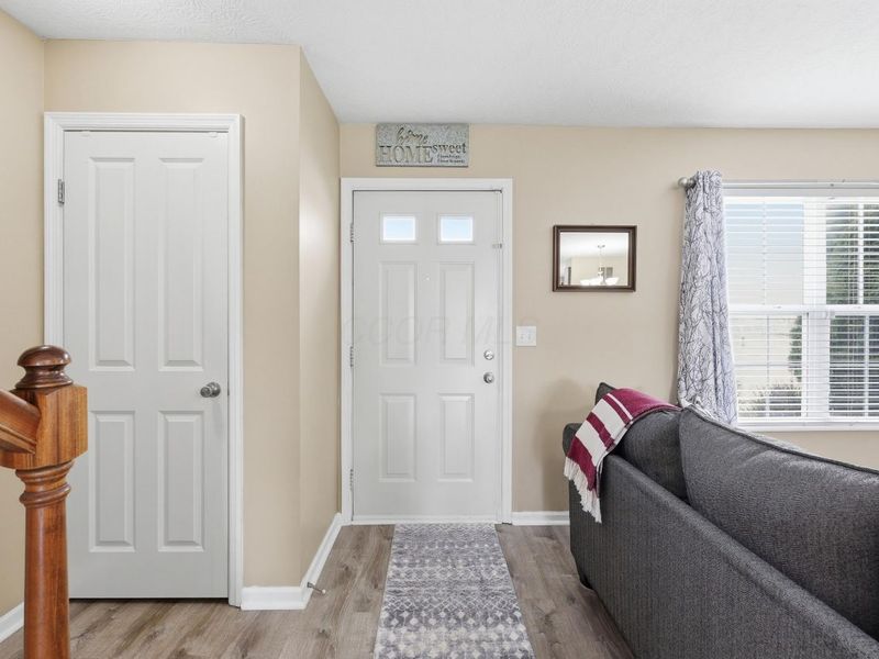 978 Hartford Village Boulevard, Columbus, OH 43228 Photo 7