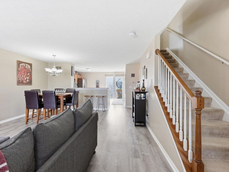 978 Hartford Village Boulevard, Columbus, OH 43228 Photo 8