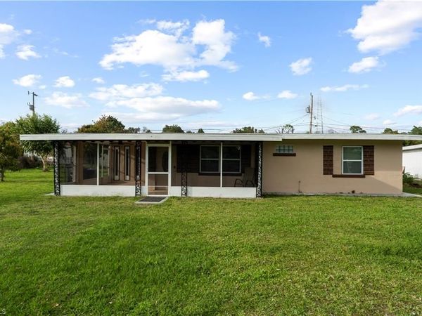 48 Victoria DR , NORTH FORT MYERS, FL 33917