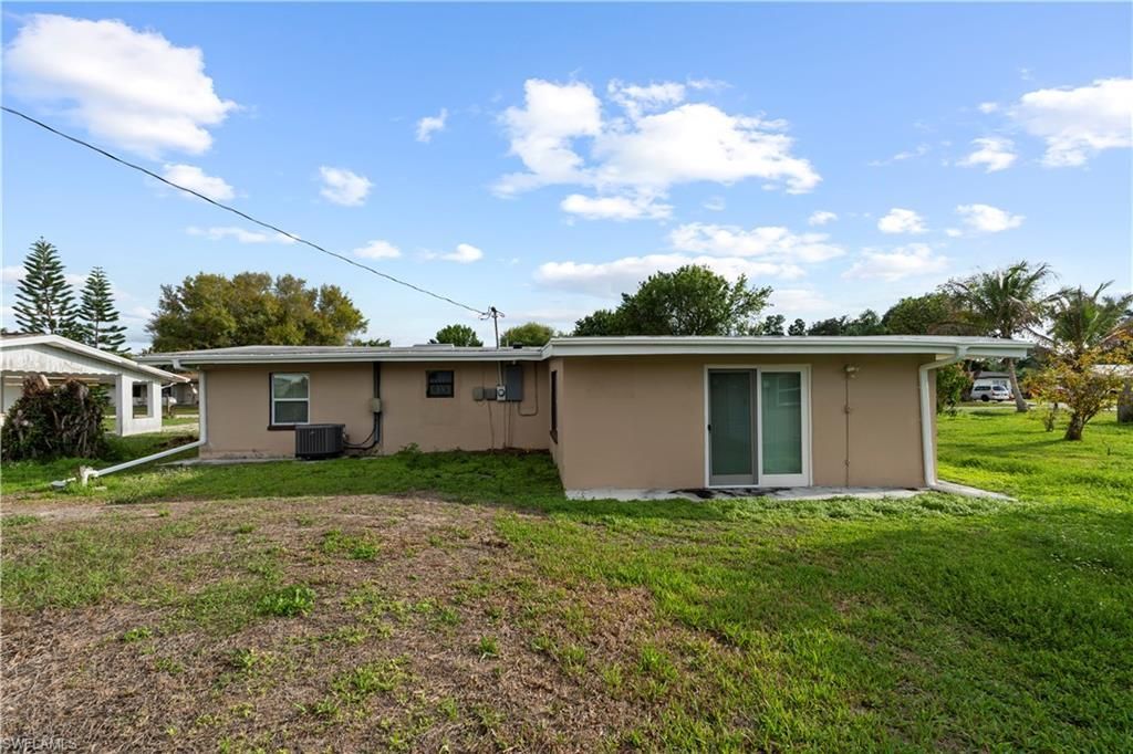 48 Victoria Dr , North Fort Myers, FL 33917 Photo