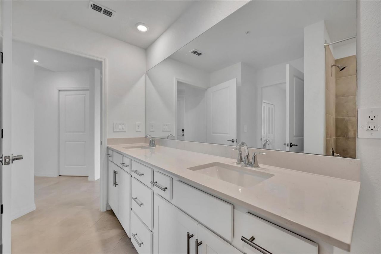19140 Scallop Loop, Unit 108, Bradenton, FL 34211 Photo