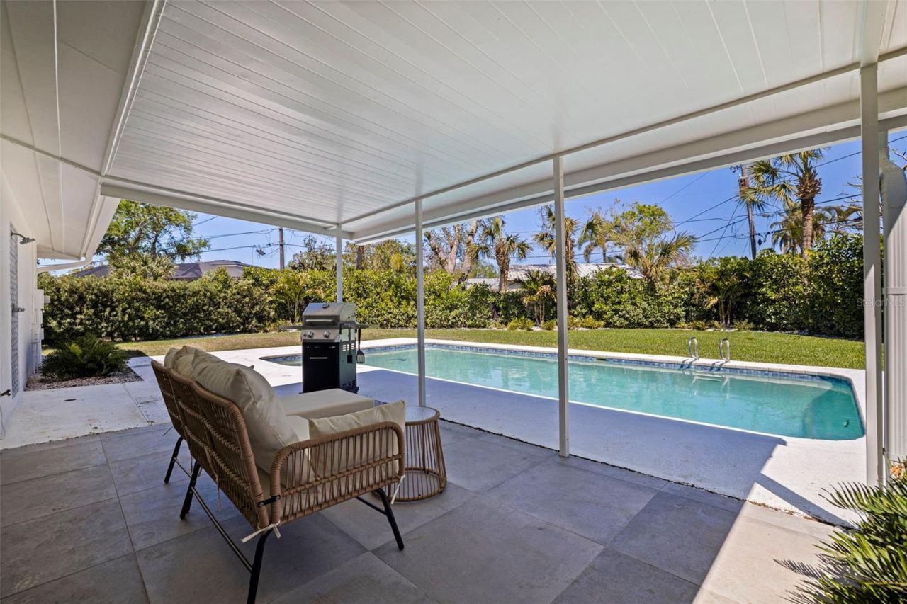 259 Mineola Drive E, Belleair Bluffs, FL 33770 Photo