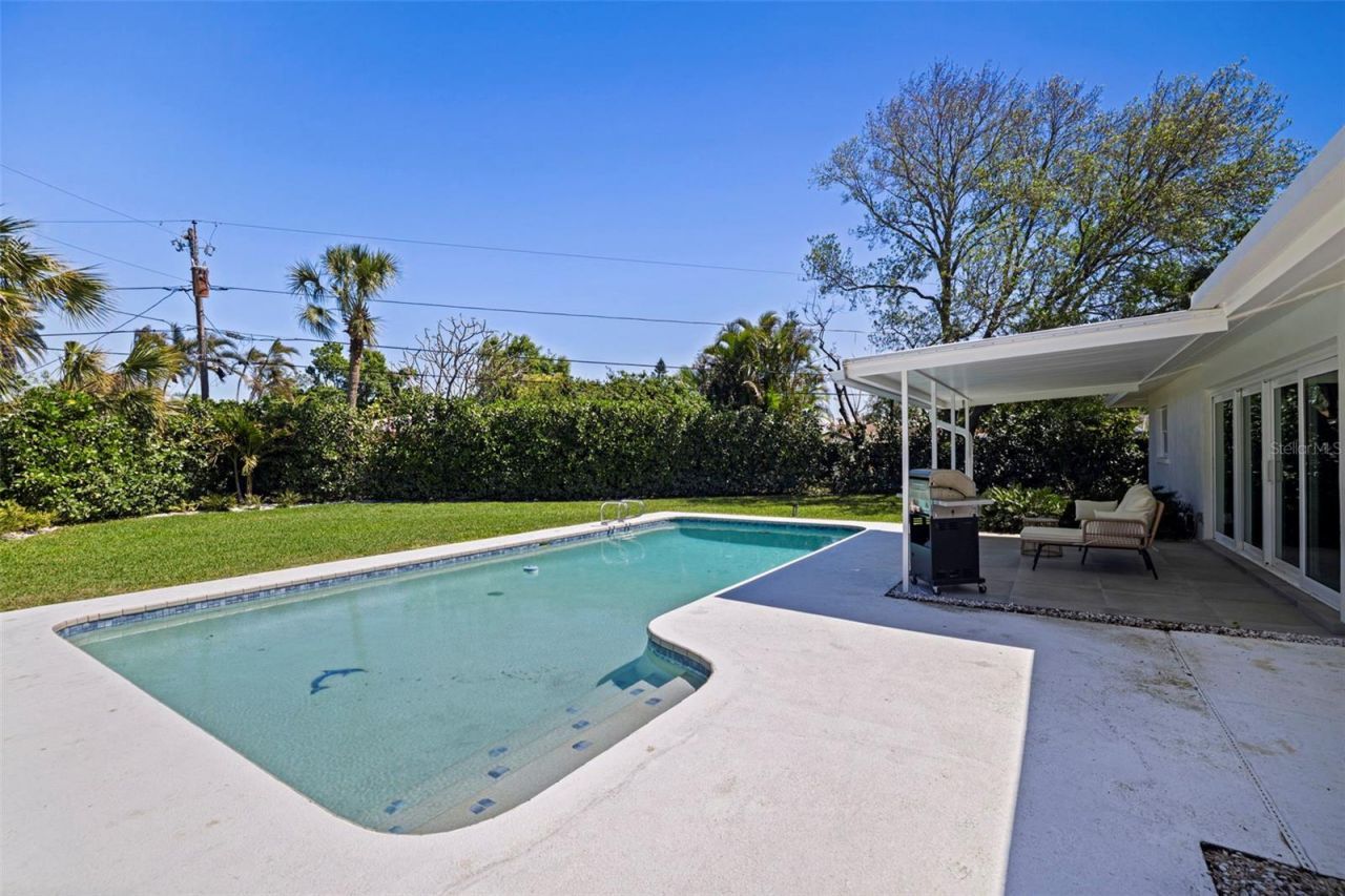 259 Mineola Drive E, Belleair Bluffs, FL 33770 Photo