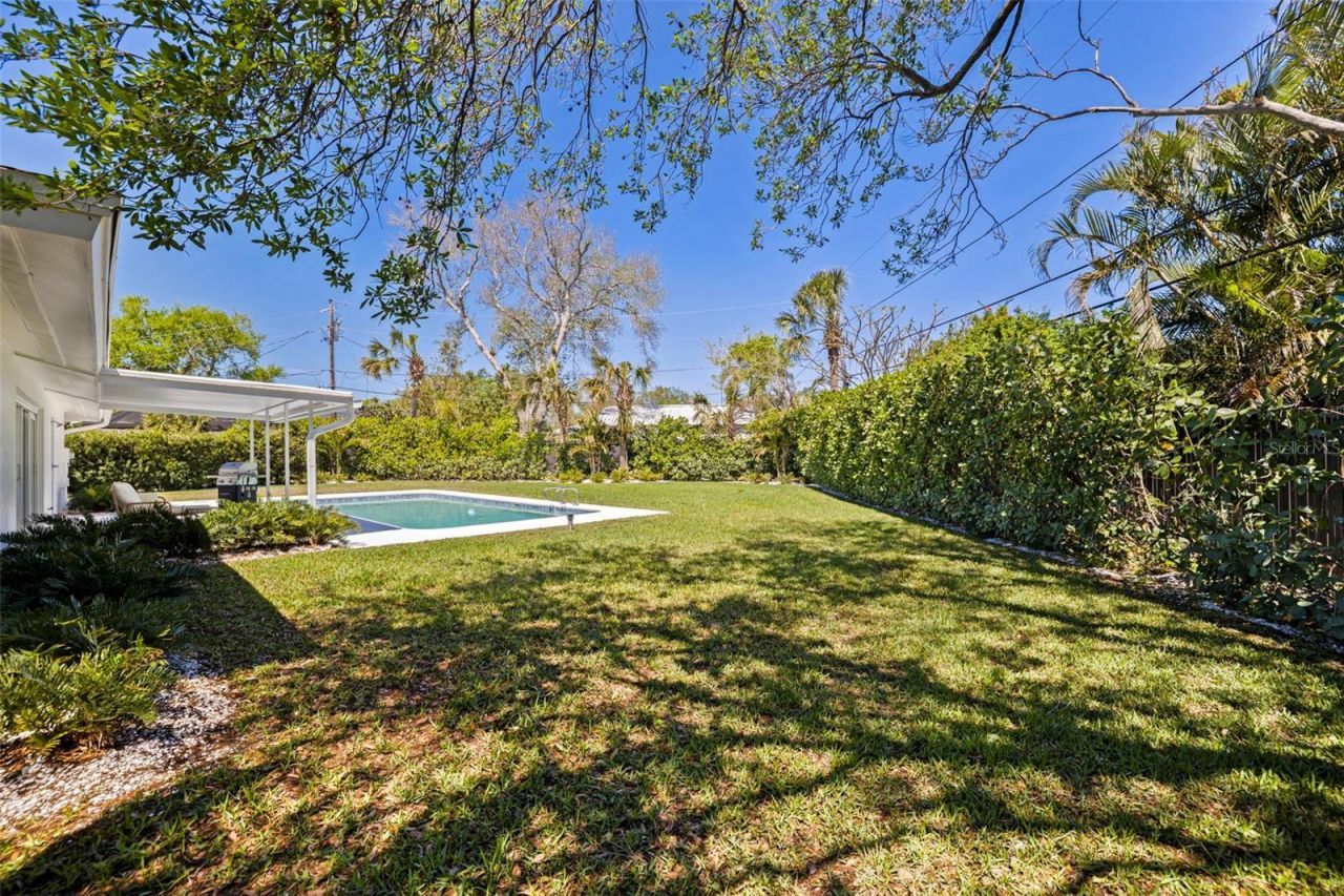 259 Mineola Drive E, Belleair Bluffs, FL 33770 Photo