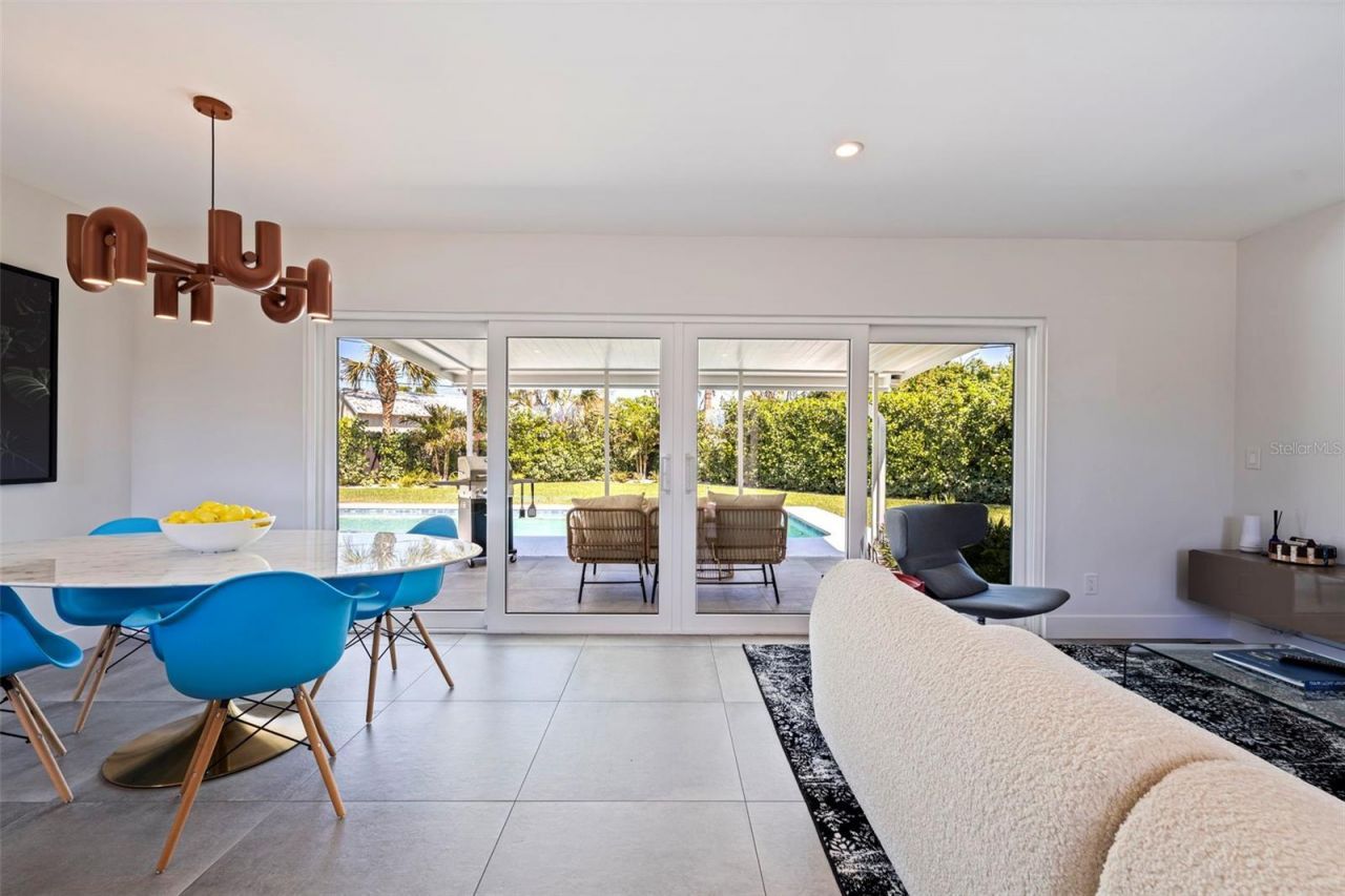 259 Mineola Drive E, Belleair Bluffs, FL 33770 Photo