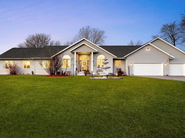 2963 170th St, South Amana, IA 52334