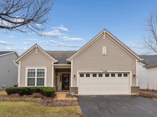 1104 Heathrow Lane , Aurora, IL 60502