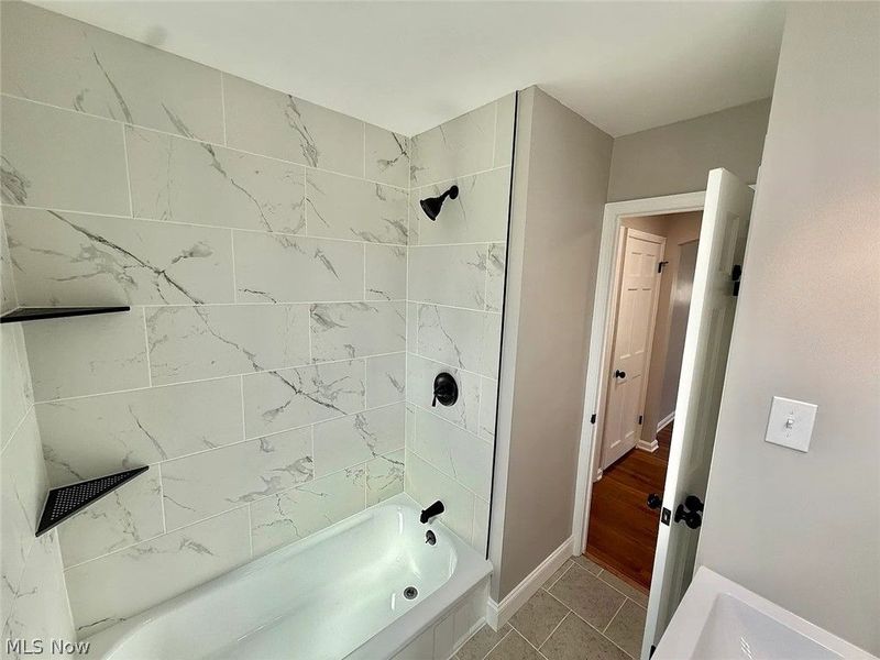 6903 Luelda Avenue , Parma, OH 44129 Photo 9