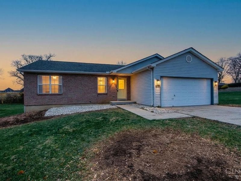 5890 Kay Drive, Fairfield, OH 45014 Photo 2