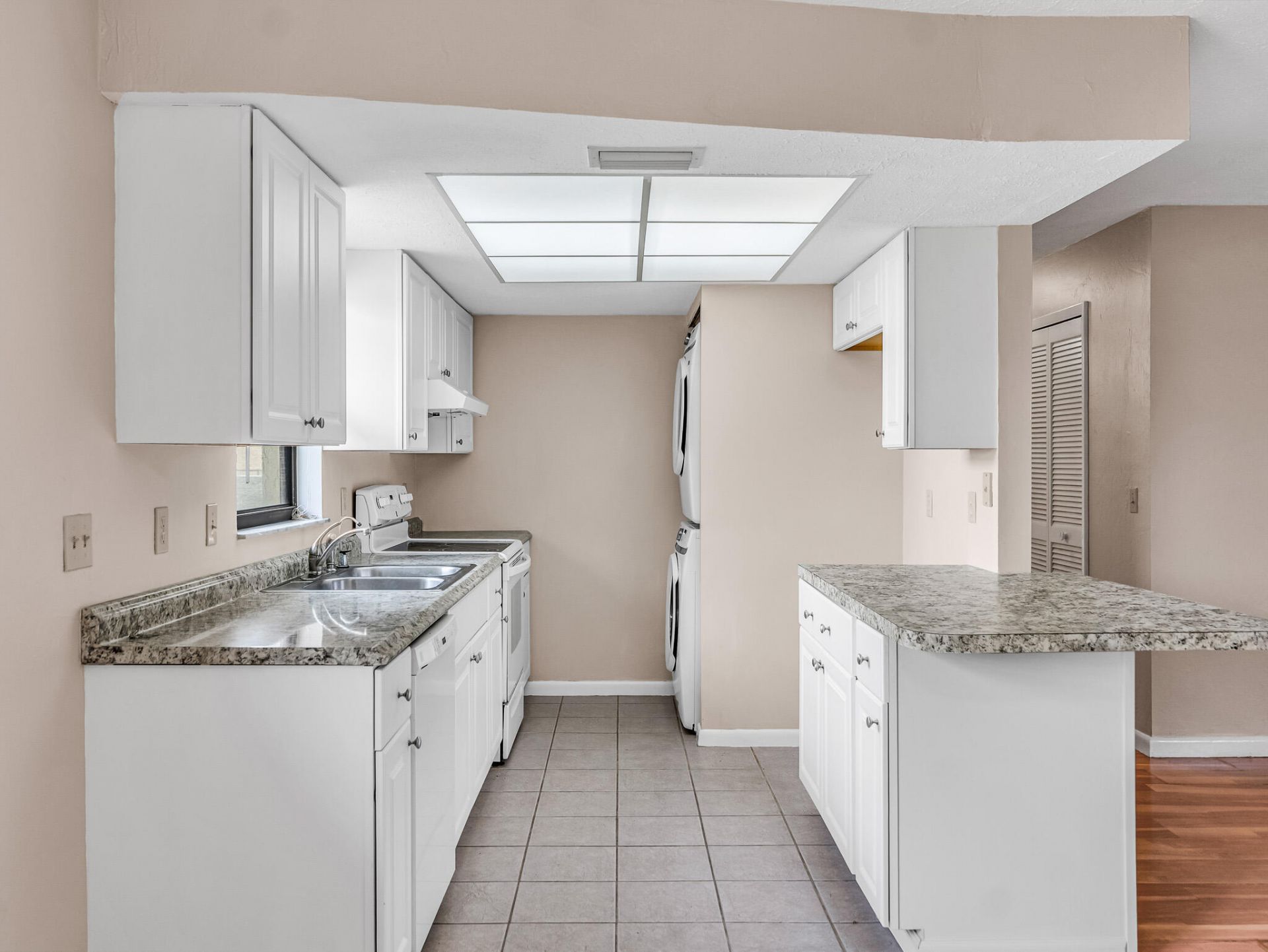 151 Cape Coral Parkway W, Unit 106, Cape Coral, FL 33914 Photo