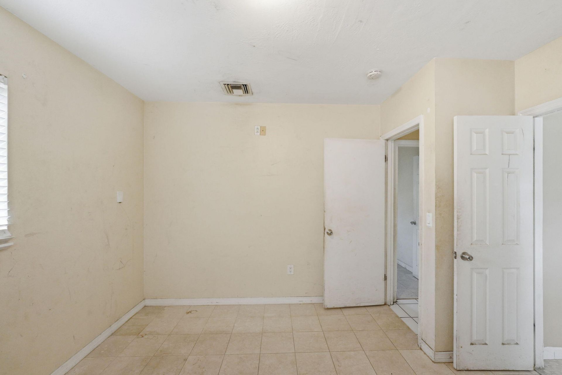 1201 NE 206th Street, Miami, FL 33179 Photo