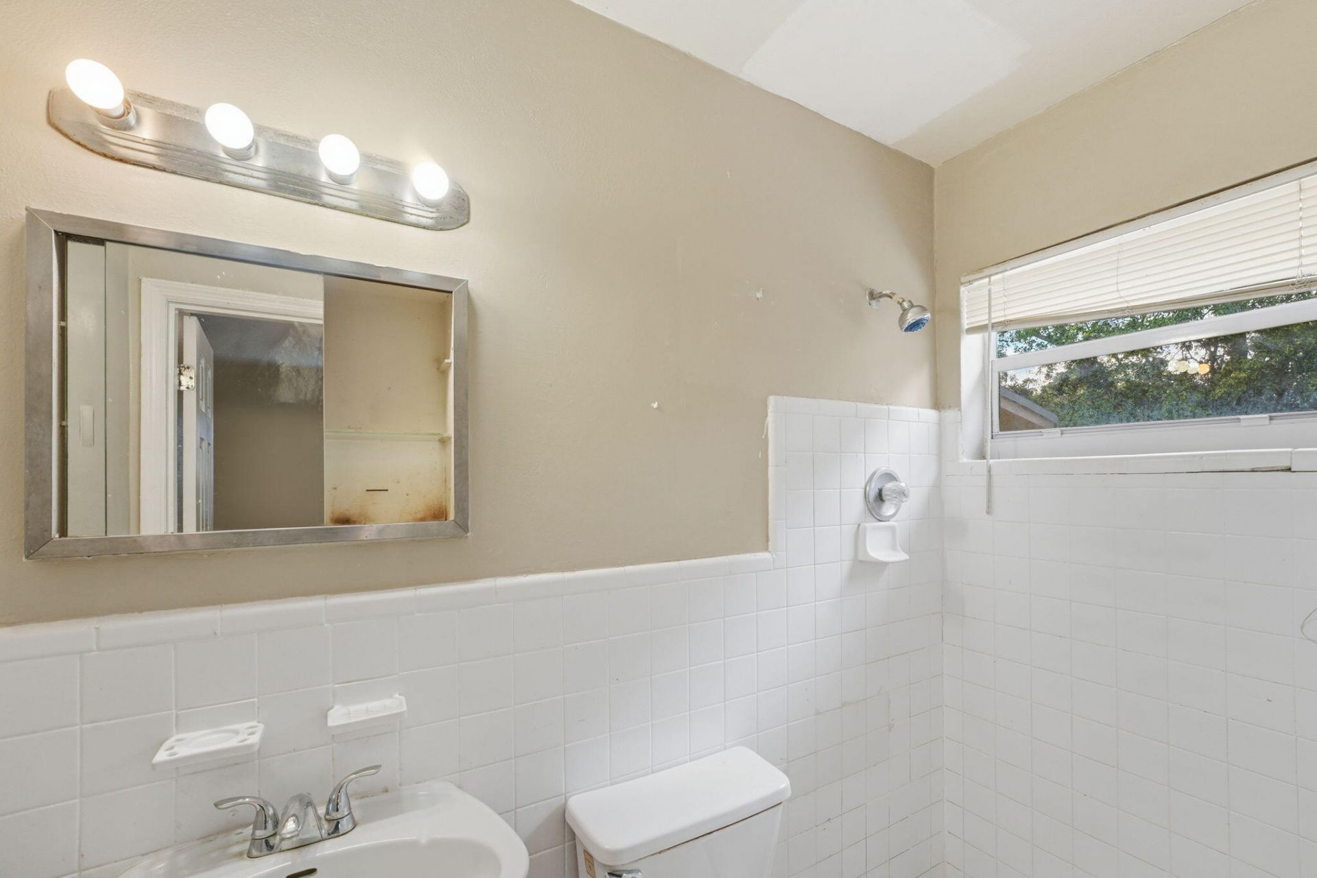 1201 NE 206th Street, Miami, FL 33179 Photo