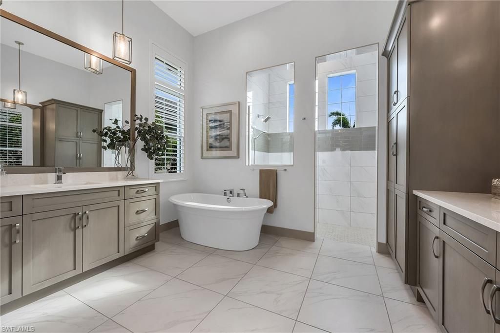 6184 Antigua Way, Naples, FL 34113 Photo
